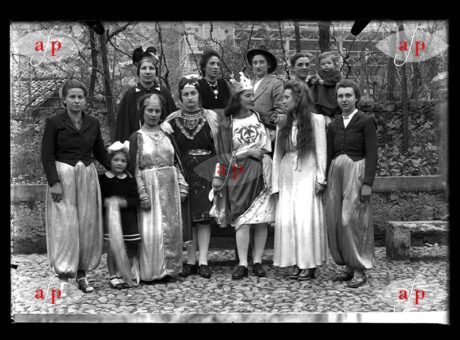 00158-gruppo-filodrammatica-femminile